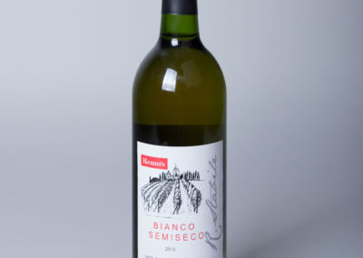 Vino blanco semiseco Remo